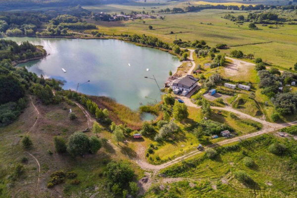 luftaufnahme-cable-park-ruegen-wasserski-anlage-zirkow